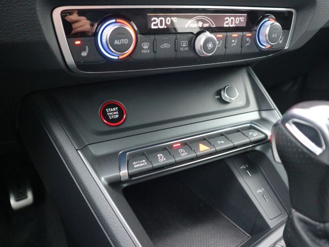 Audi RSQ3 2021