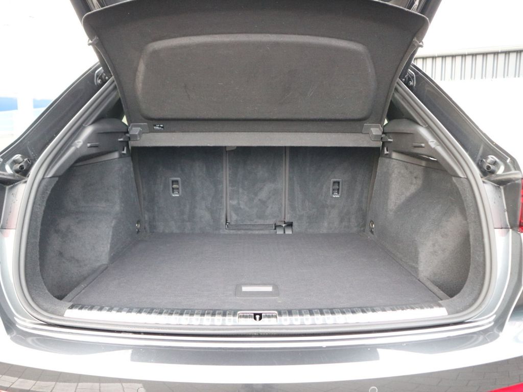 Audi RSQ3 2021