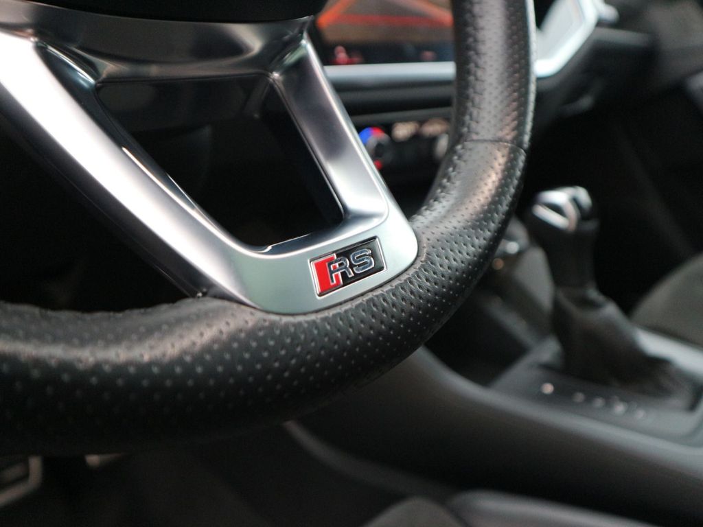 Audi RSQ3 2021