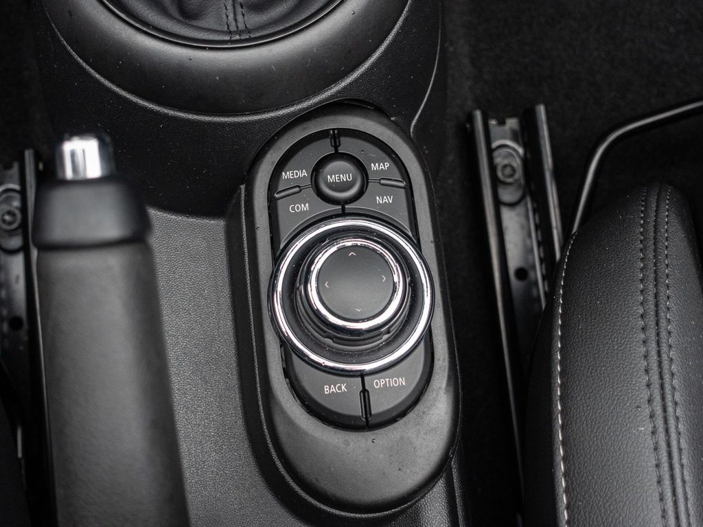 MINI Cooper Cabrio 2023