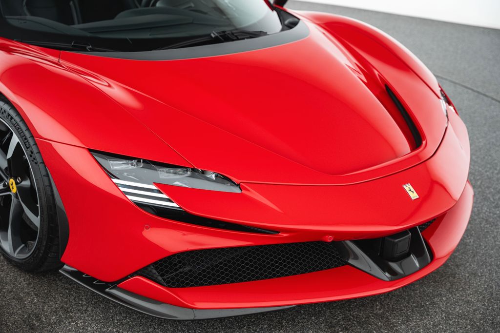 Ferrari SF90 2025