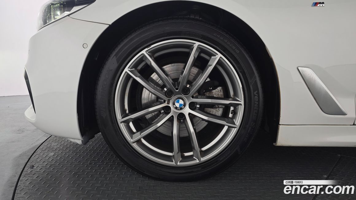 BMW 5-Series 2020