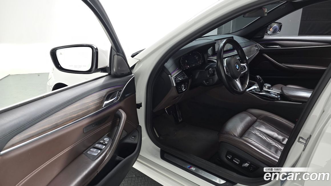 BMW 5-Series 2020