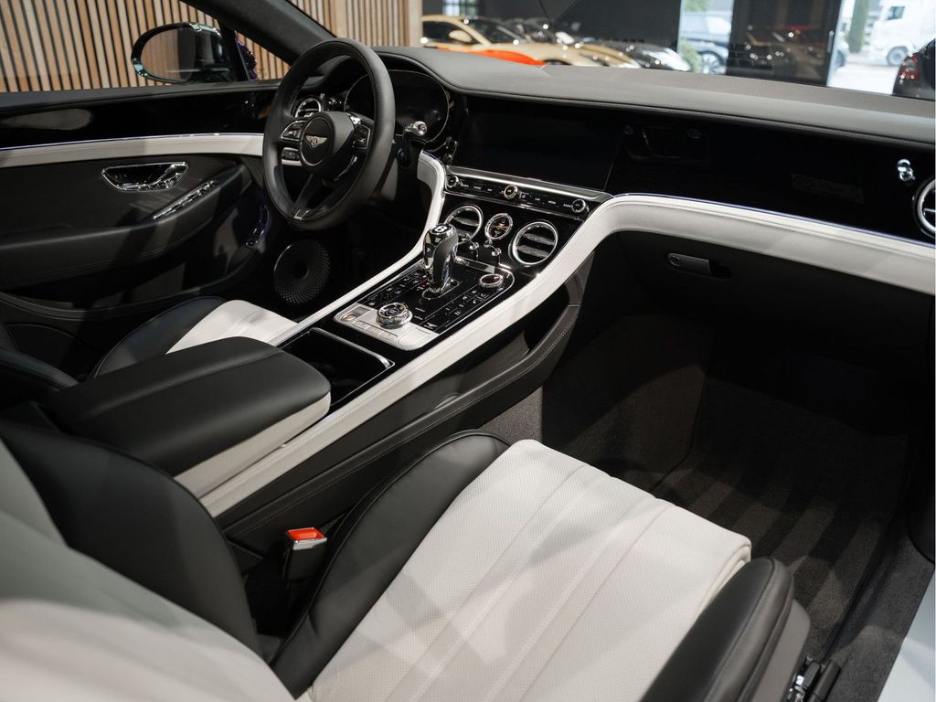 Bentley Continental GT 2025