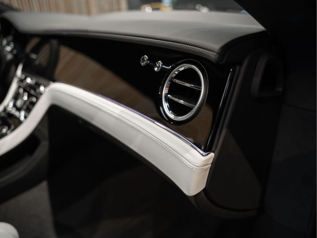Bentley Continental GT 2025