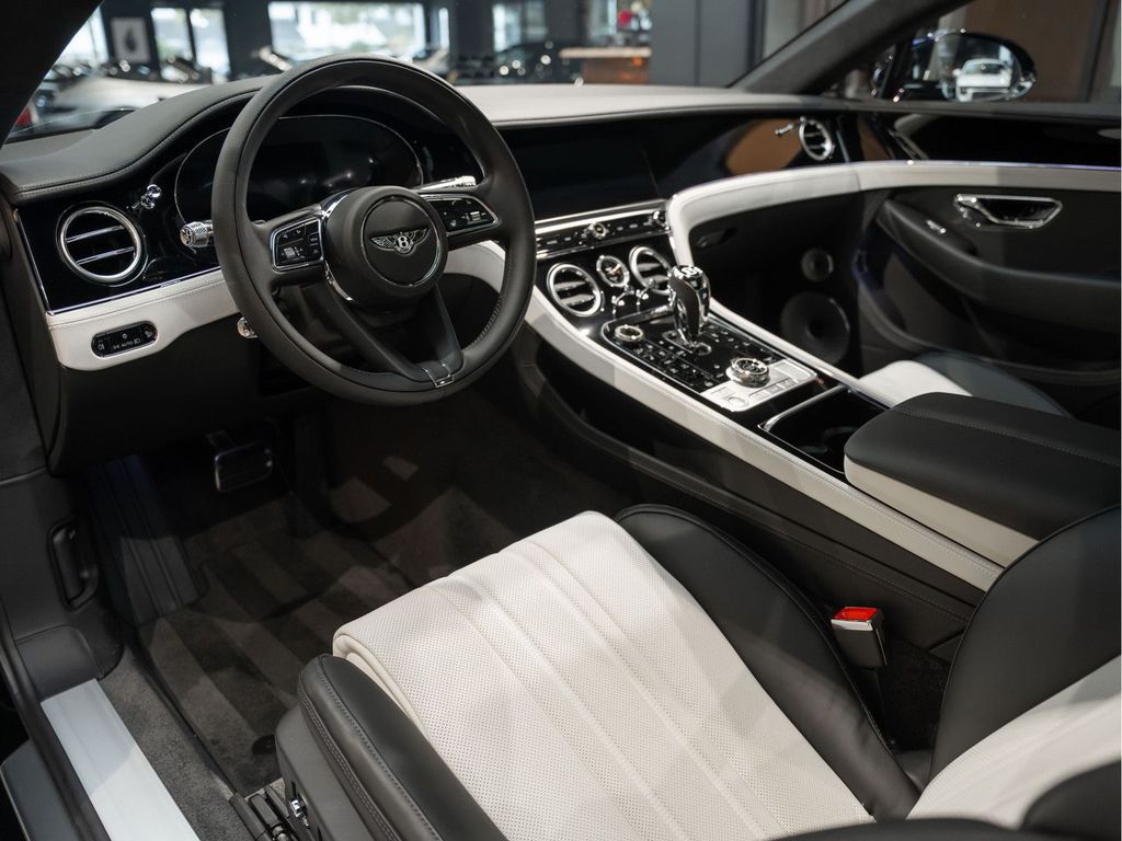 Bentley Continental GT 2025