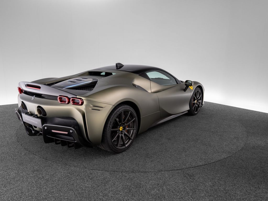 Ferrari SF90 2022