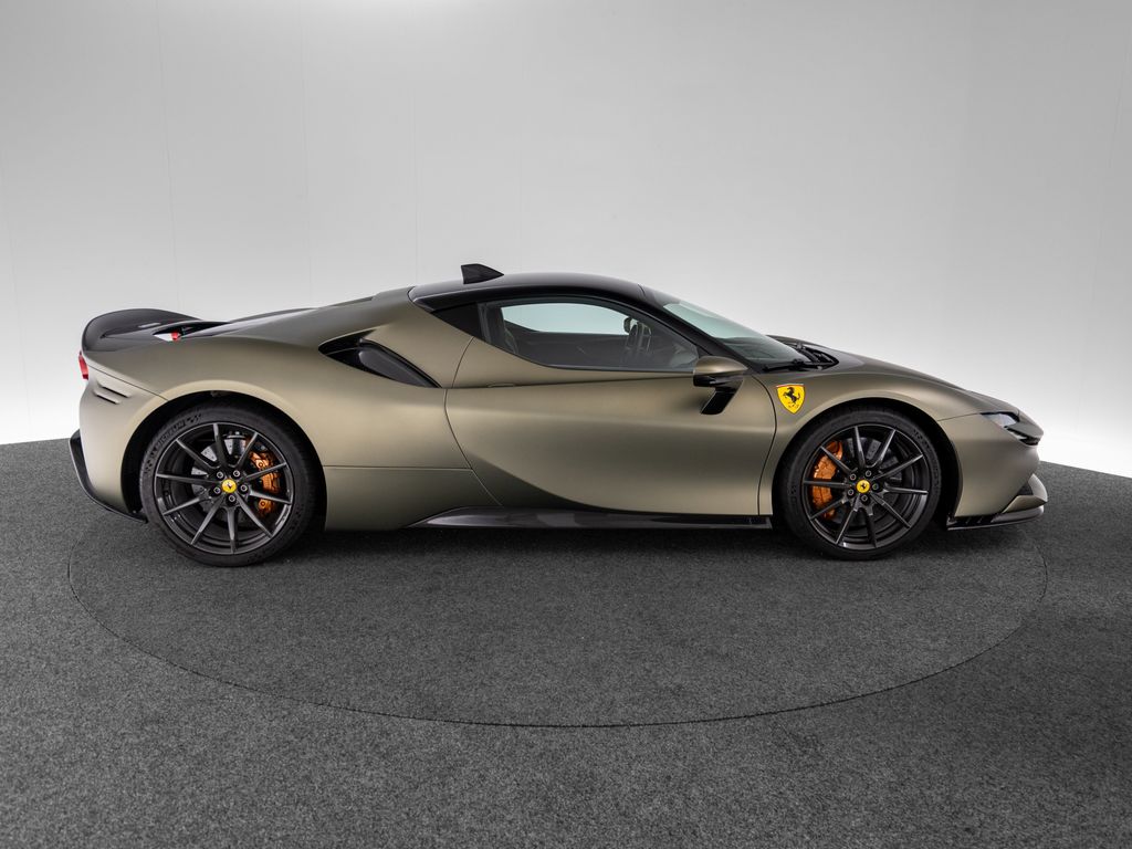 Ferrari SF90 2022