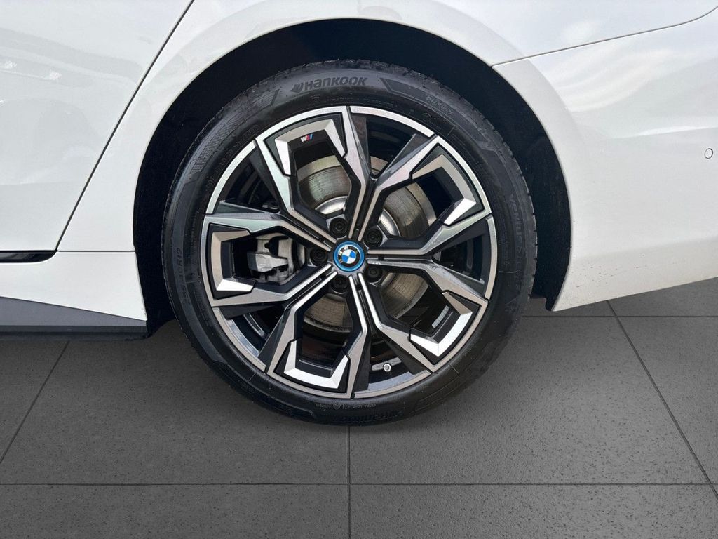 BMW i4 2023