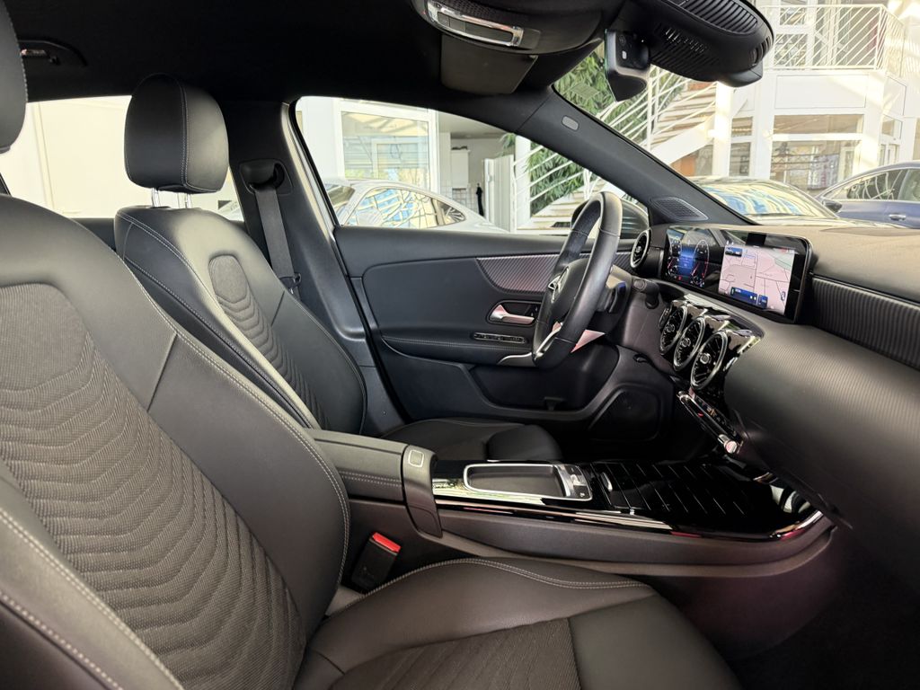 Mercedes-Benz A 180 2024