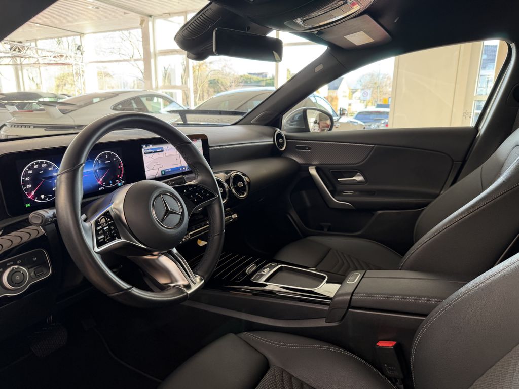 Mercedes-Benz A 180 2024