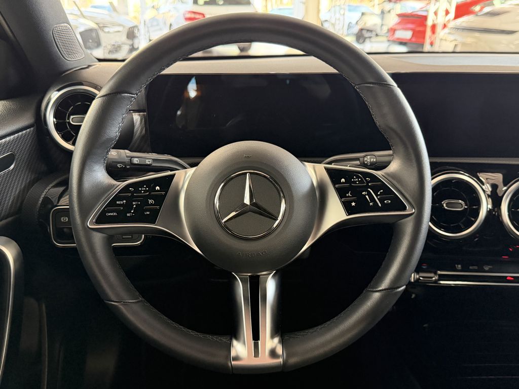 Mercedes-Benz A 180 2024