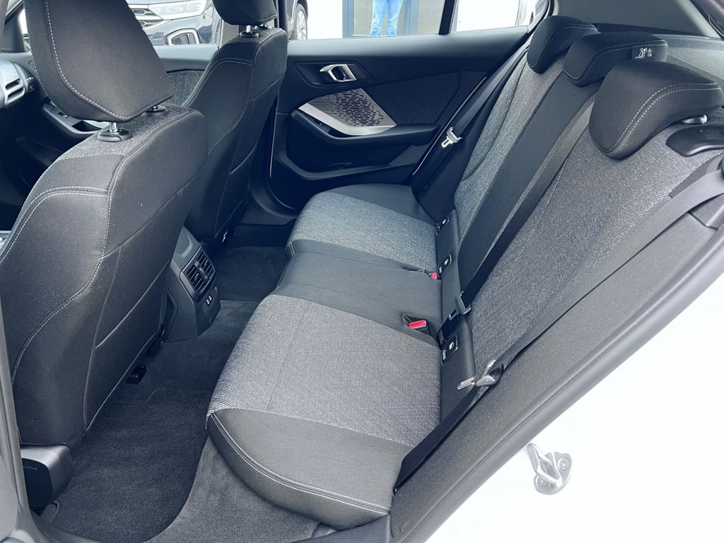 BMW 120 2024