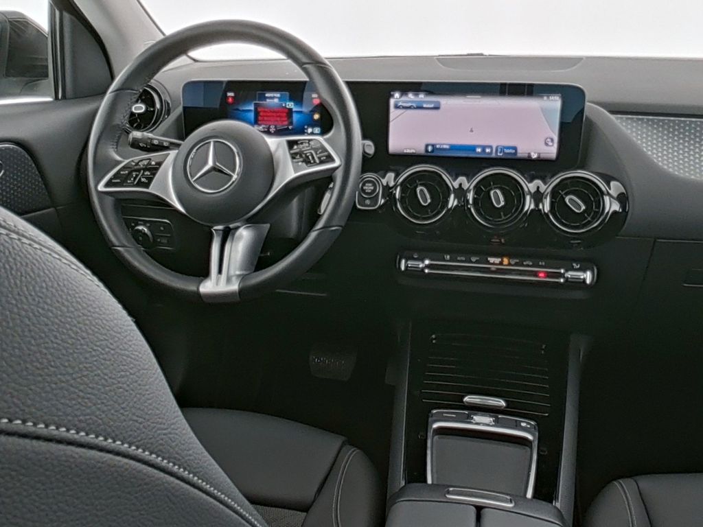 Mercedes-Benz GLA 180 2024