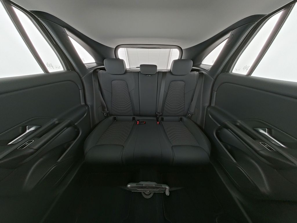 Mercedes-Benz GLA 180 2024