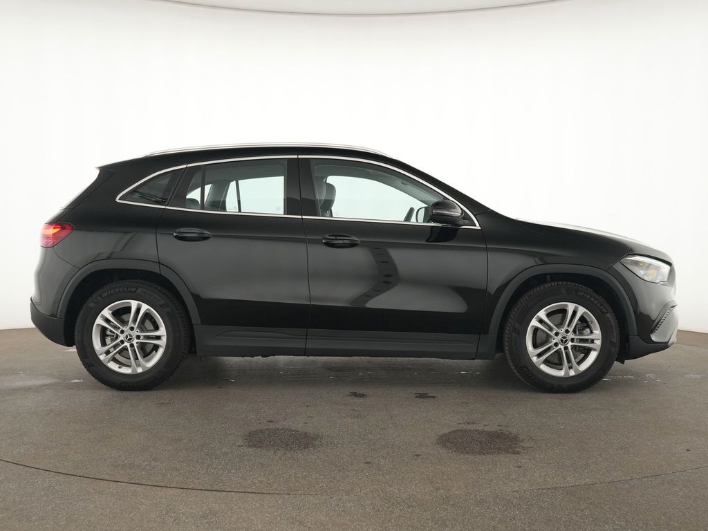 Mercedes-Benz GLA 180 2024