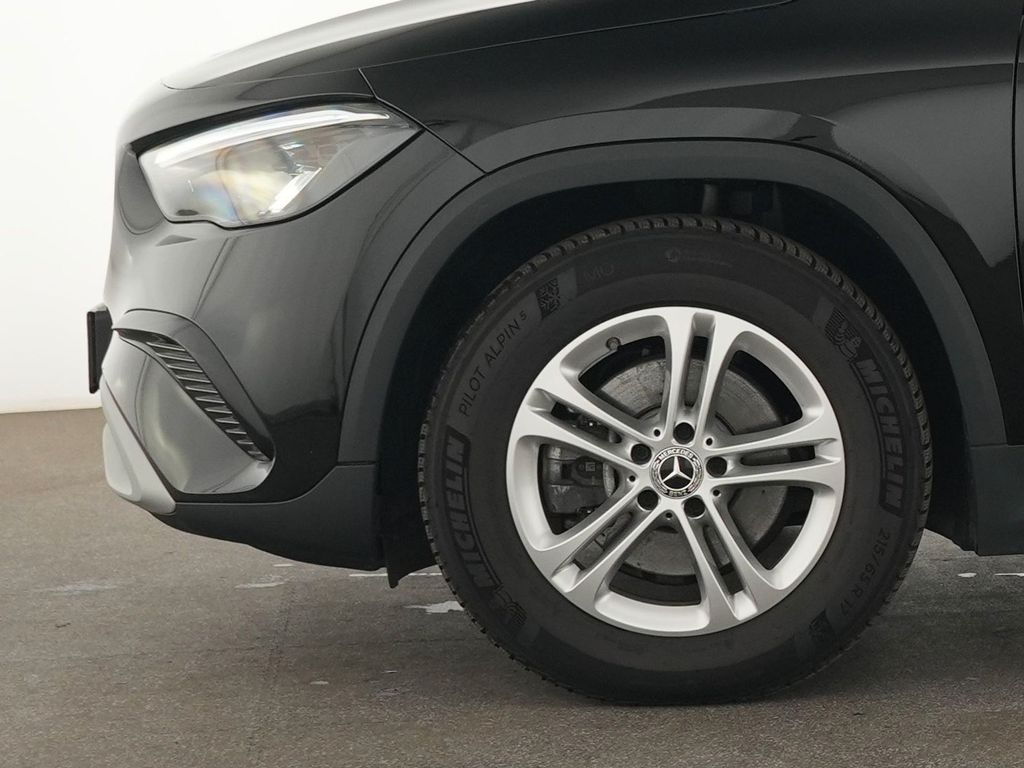 Mercedes-Benz GLA 180 2024