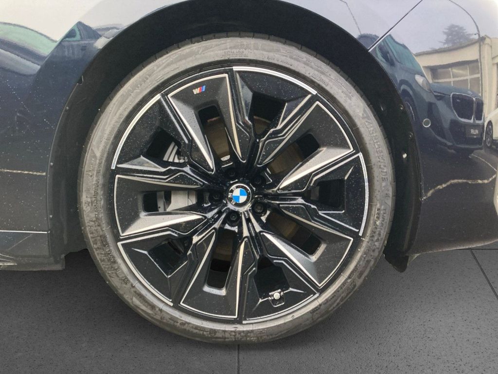 BMW i7 2024