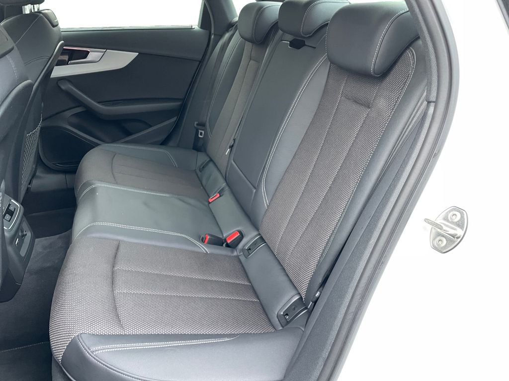 Audi A4 2023
