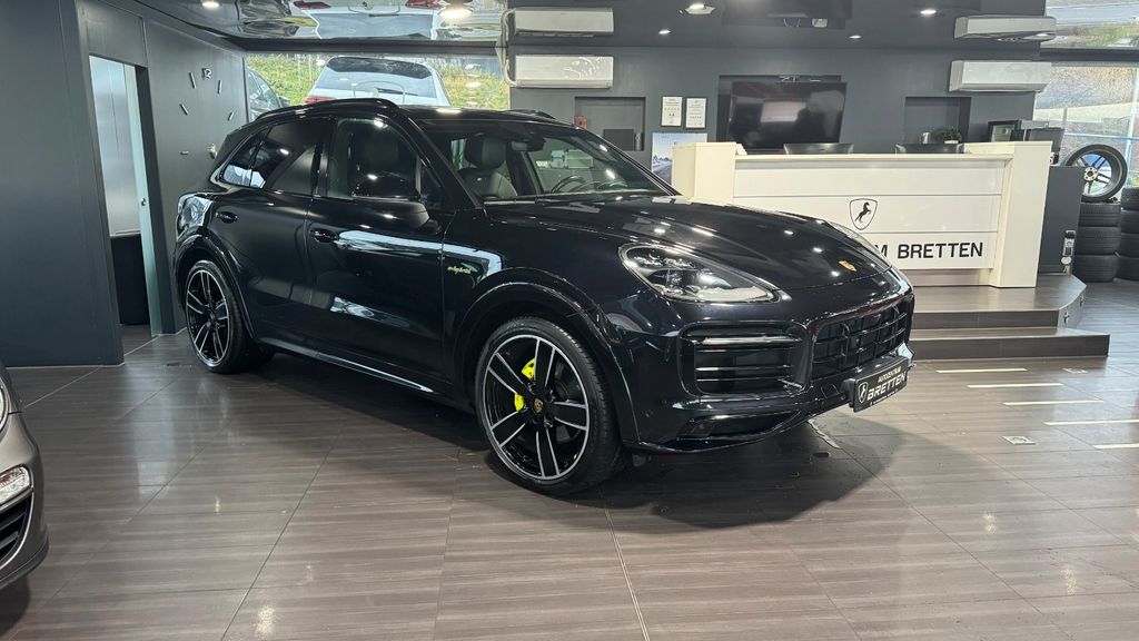 Porsche Cayenne 2021