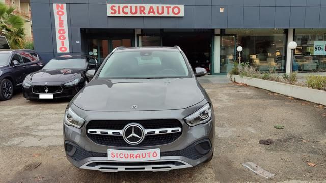 Mercedes-Benz GLA 180 2022
