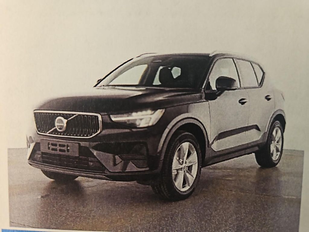 Volvo XC40 2025