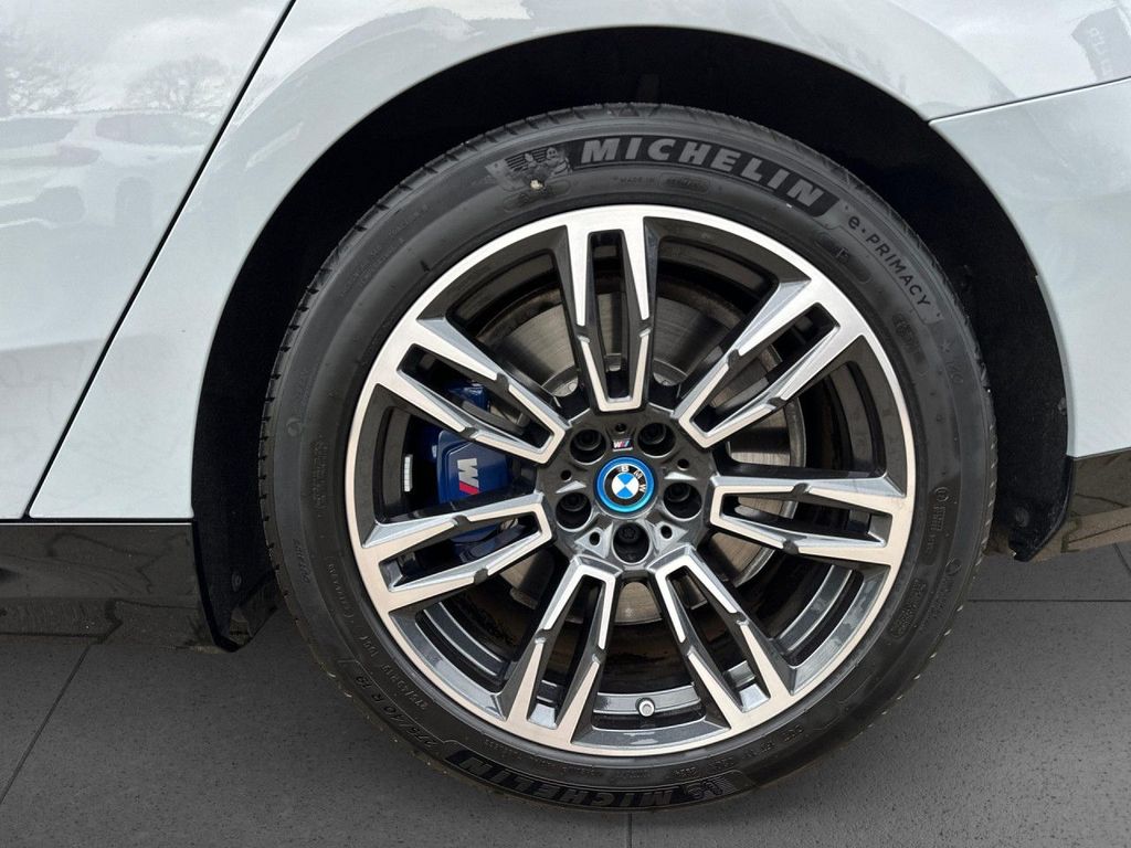 BMW i5 2024