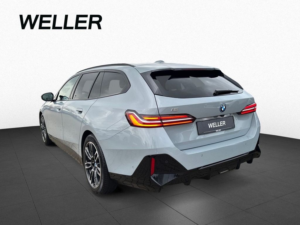 BMW i5 2024