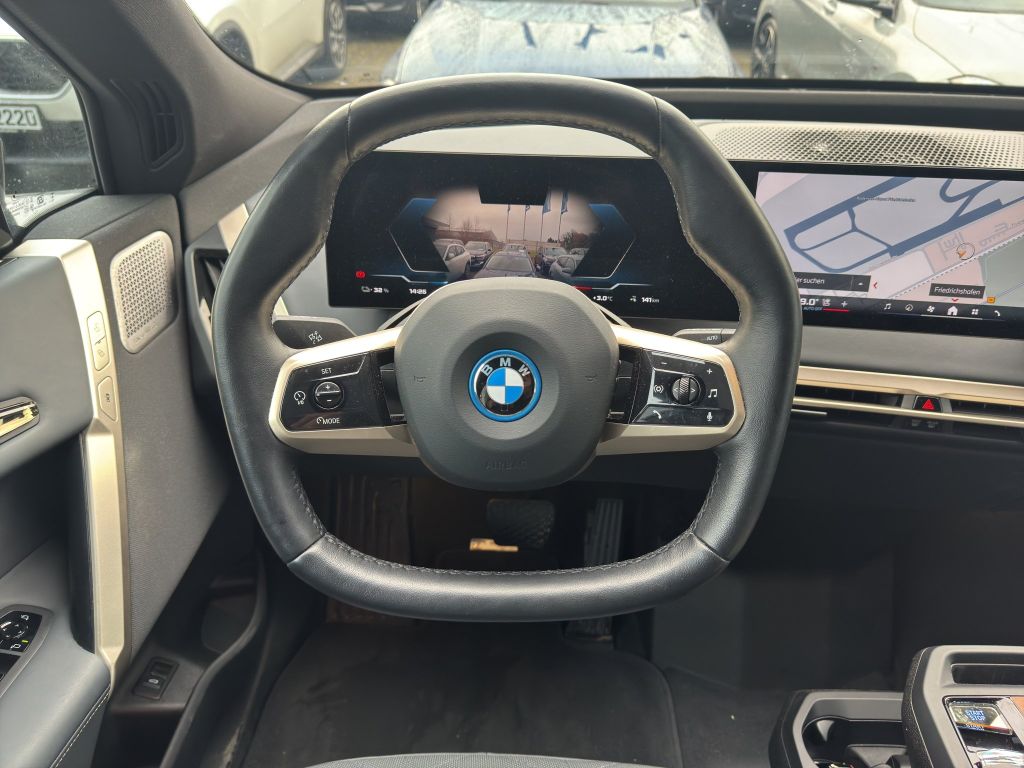 BMW iX 2023