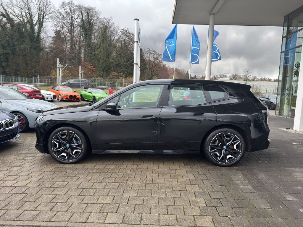 BMW iX 2023