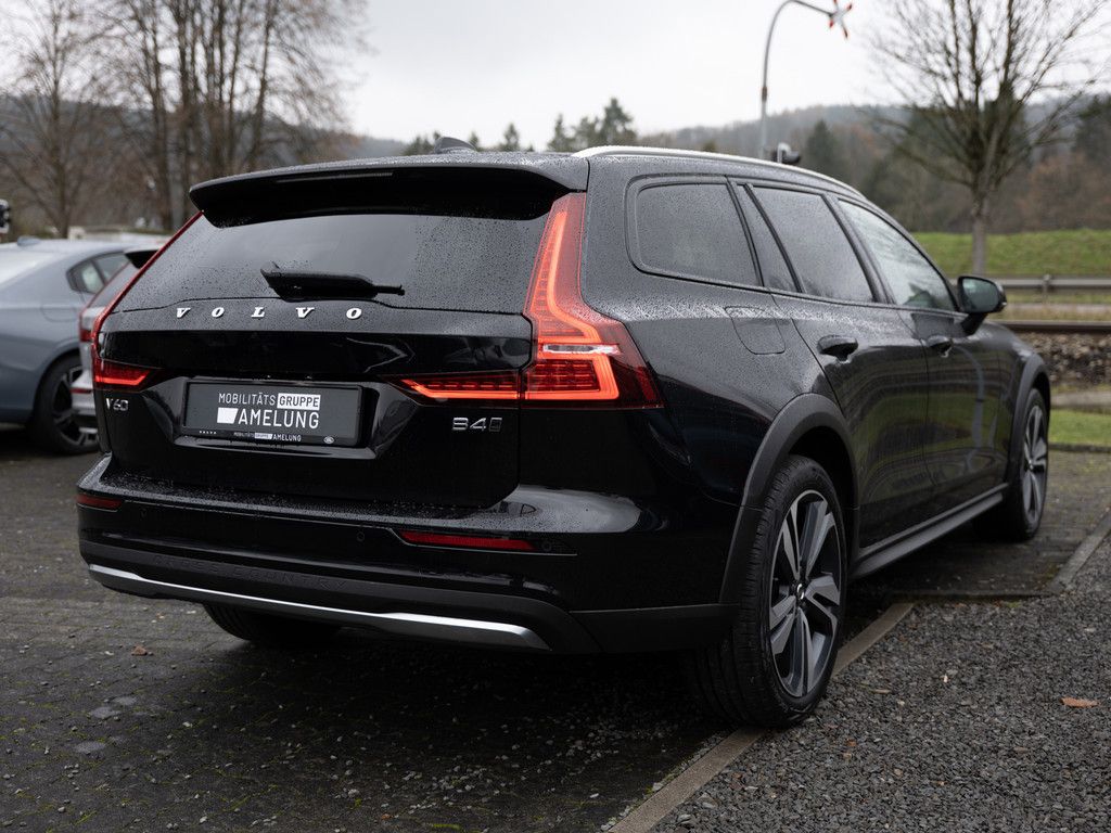 Volvo V60 Cross Country 2022