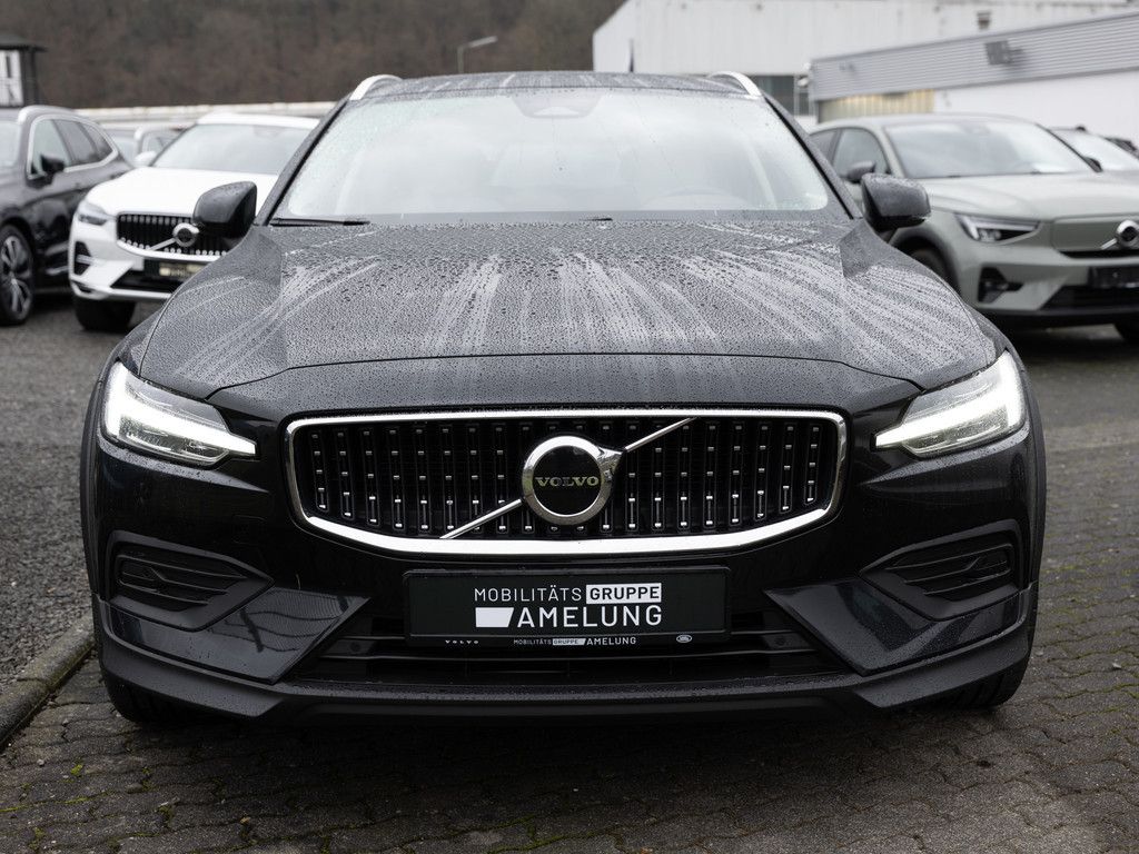 Volvo V60 Cross Country 2022