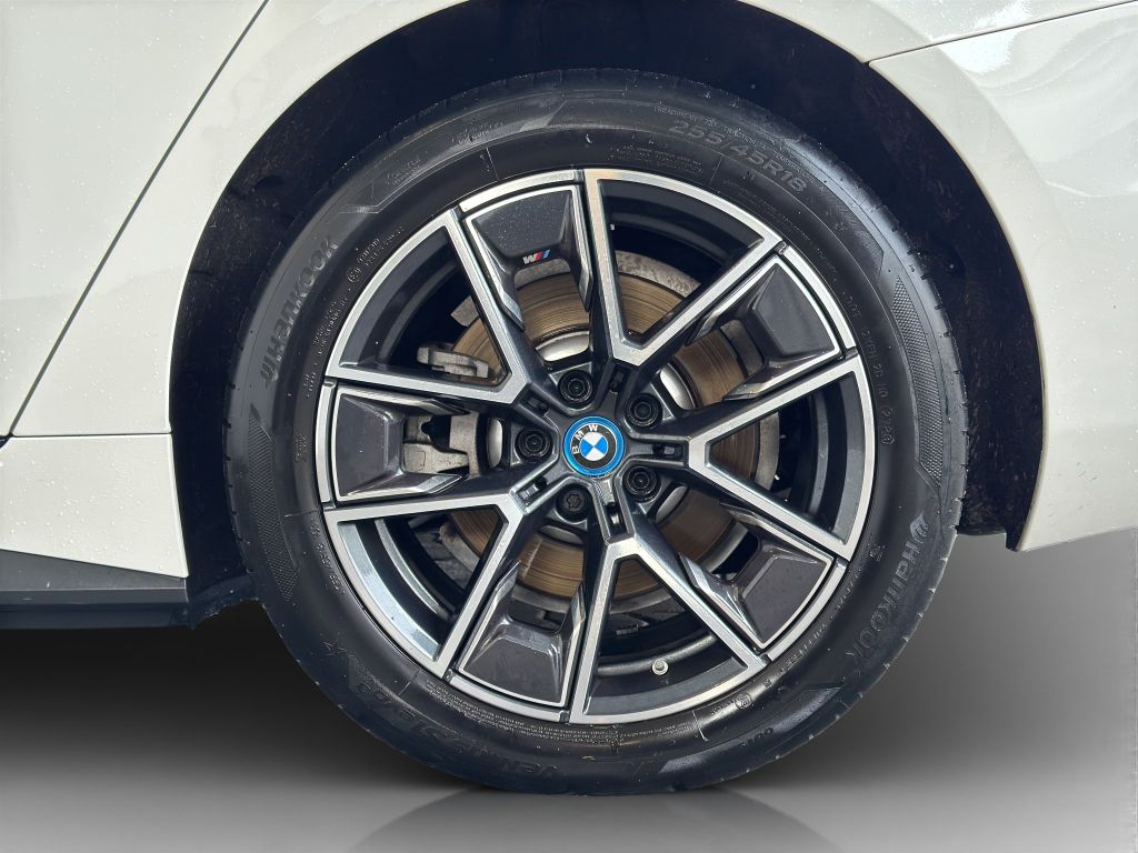 BMW i4 2025
