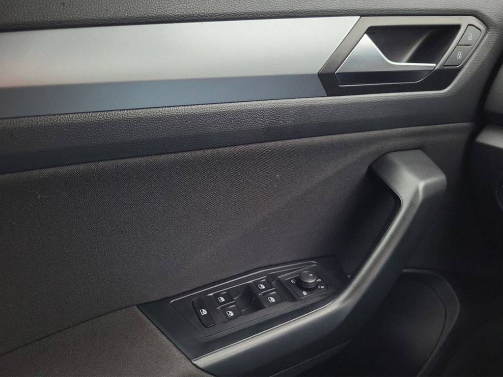 Volkswagen T-Roc 2024