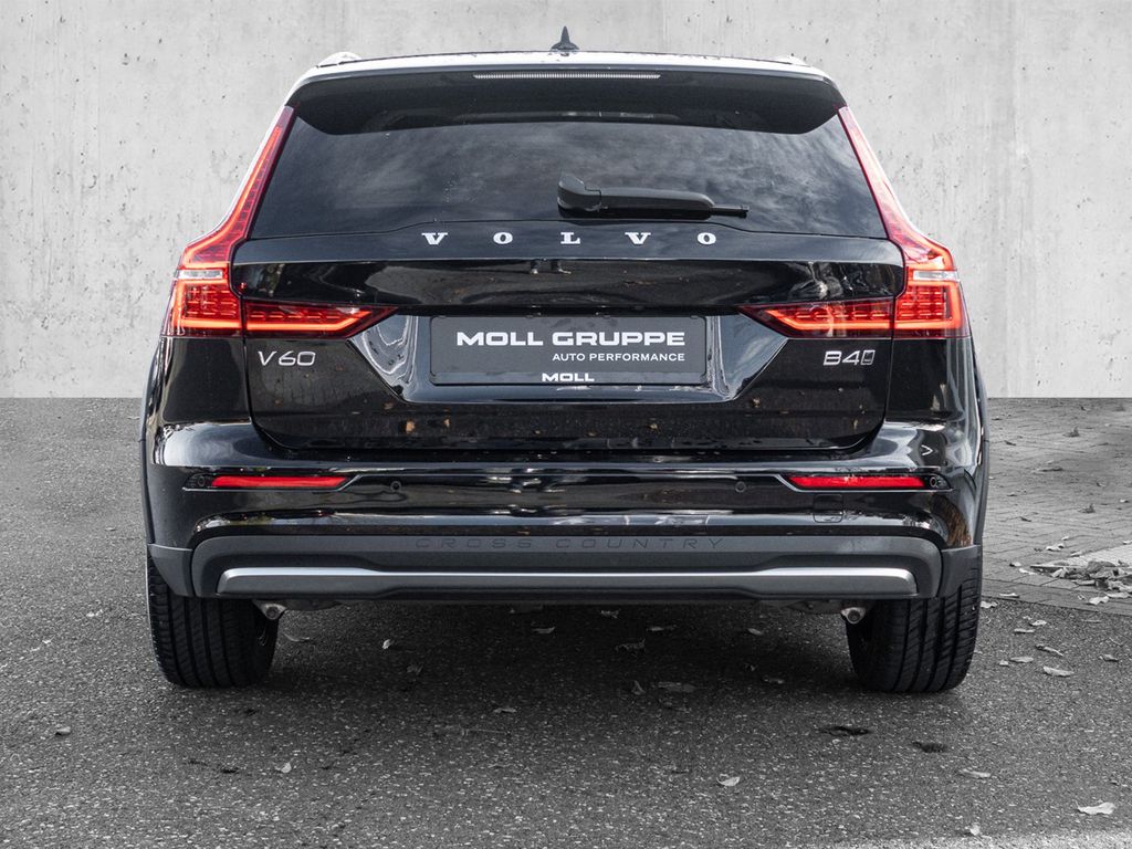 Volvo V60 Cross Country 2023