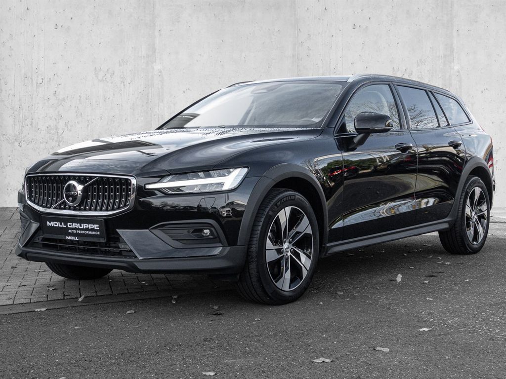 Volvo V60 Cross Country 2023