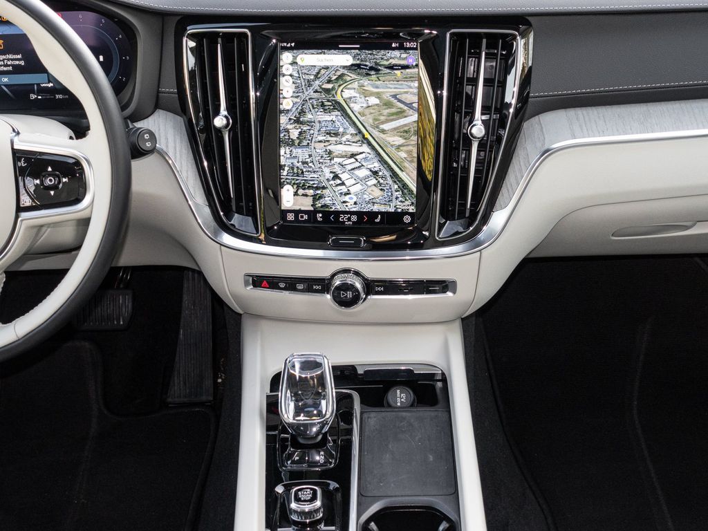 Volvo V60 Cross Country 2023