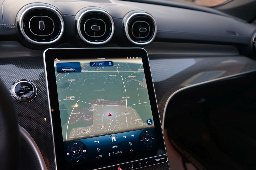 Mercedes-Benz C 300 2025