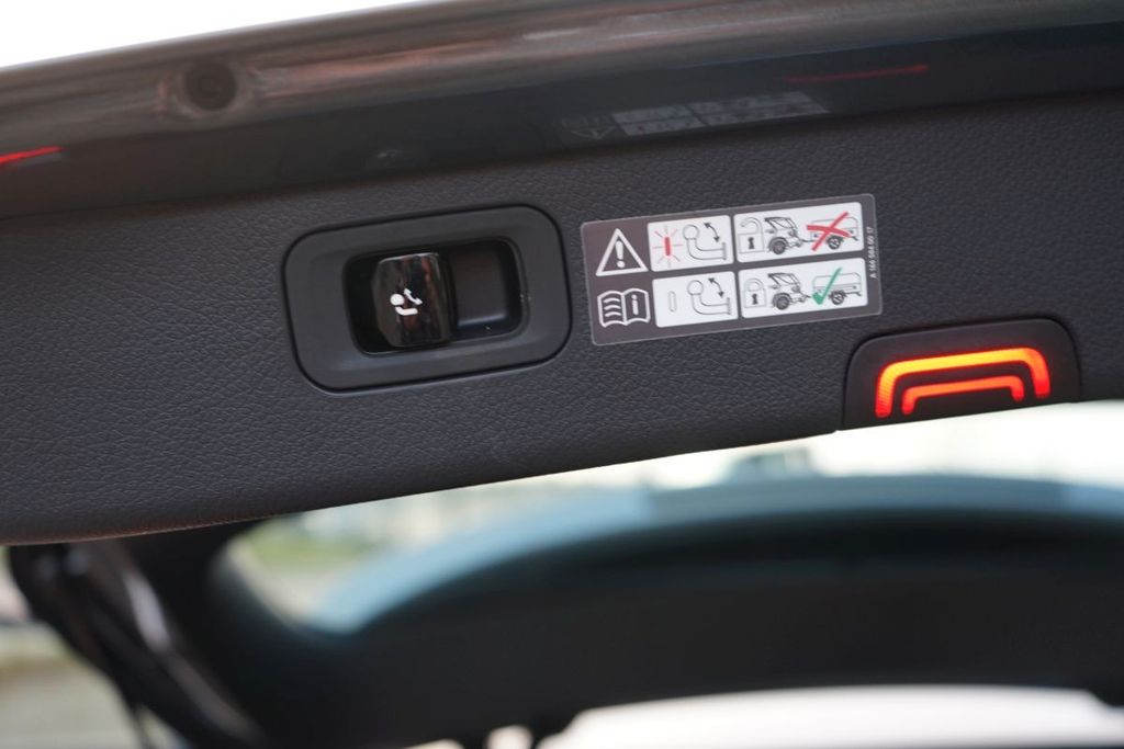 Mercedes-Benz C 300 2025