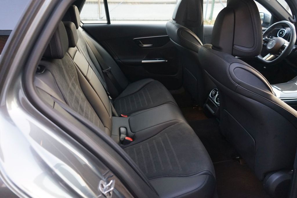 Mercedes-Benz C 300 2025