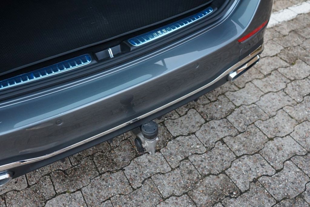 Mercedes-Benz C 300 2025