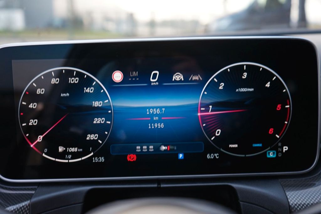 Mercedes-Benz C 300 2025