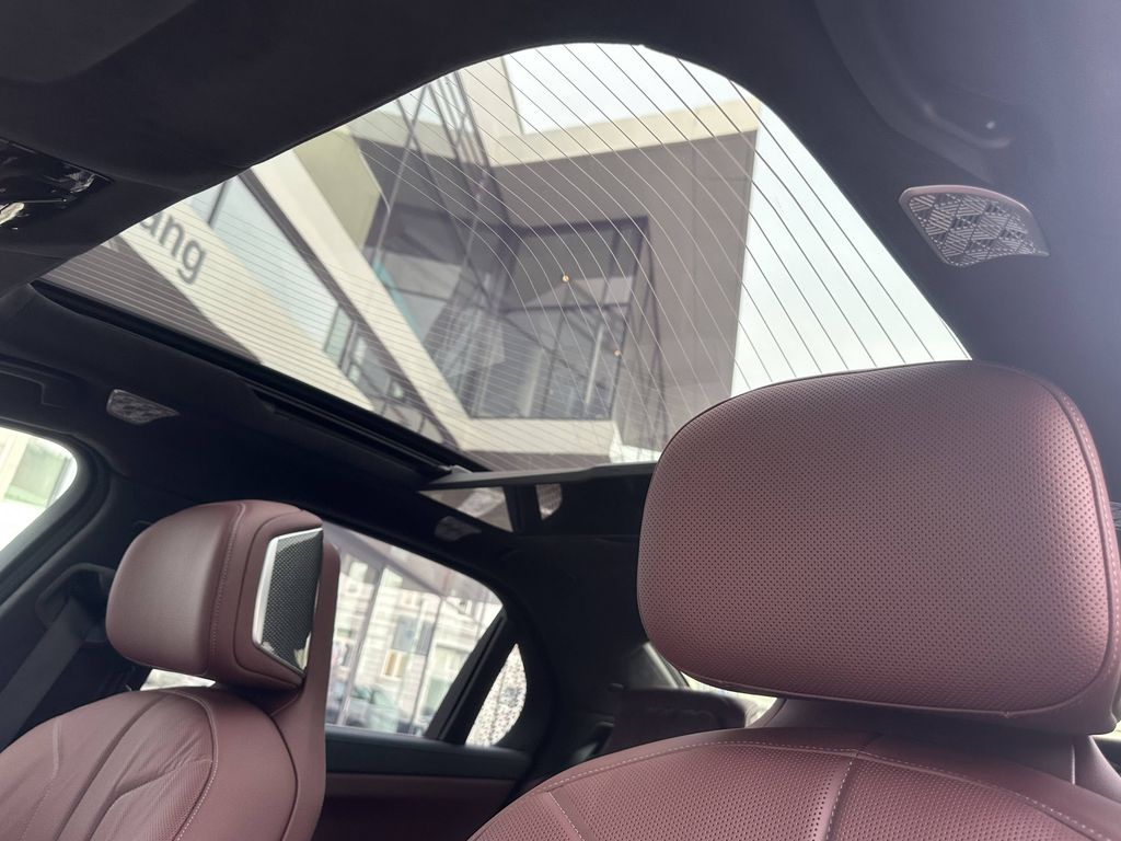 BMW i7 2024