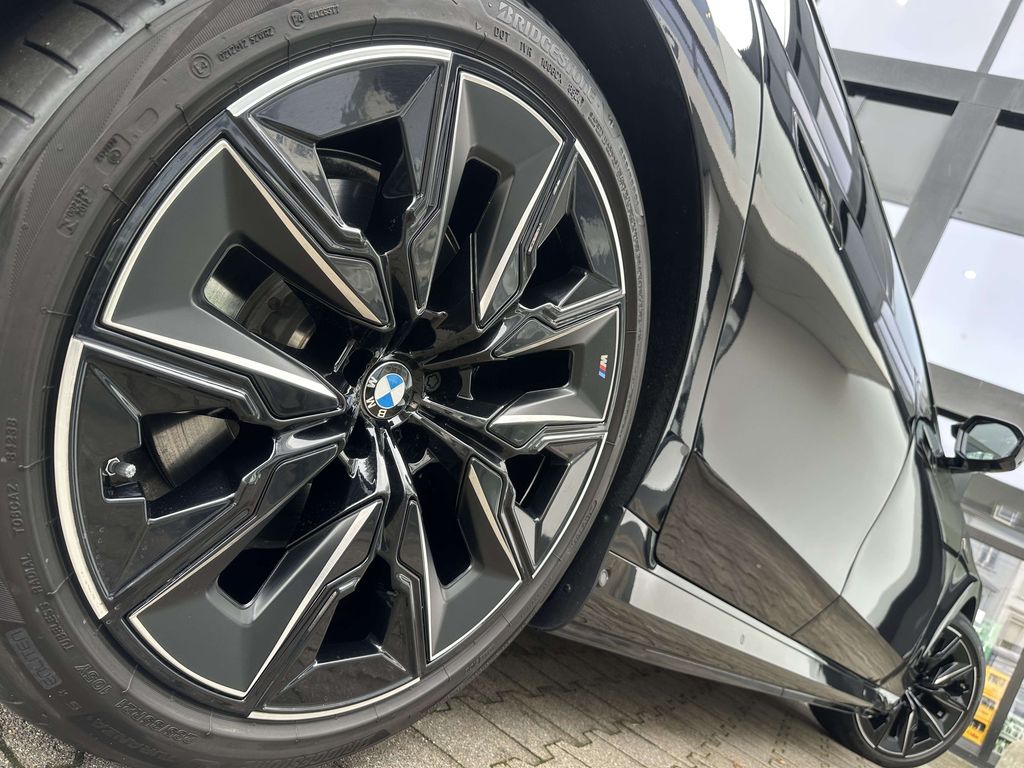 BMW i7 2024