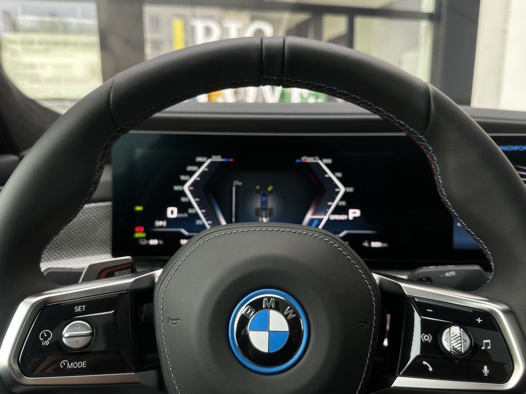 BMW i7 2024
