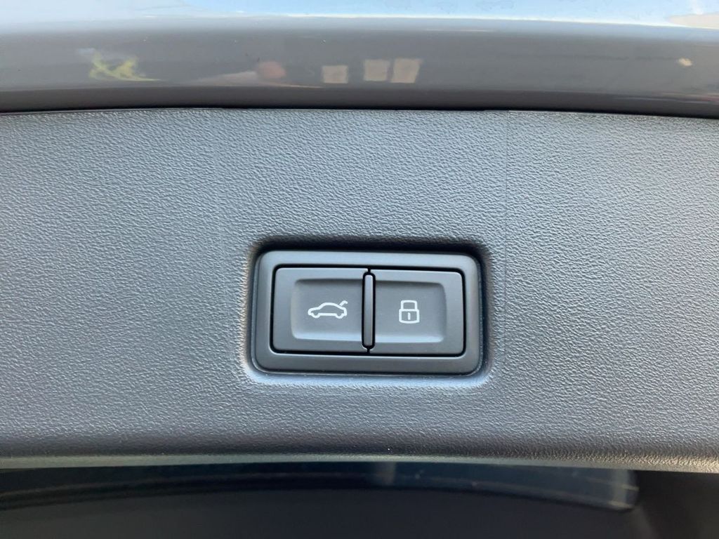 Audi Q4 e-tron 2025