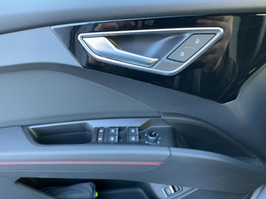 Audi Q4 e-tron 2025