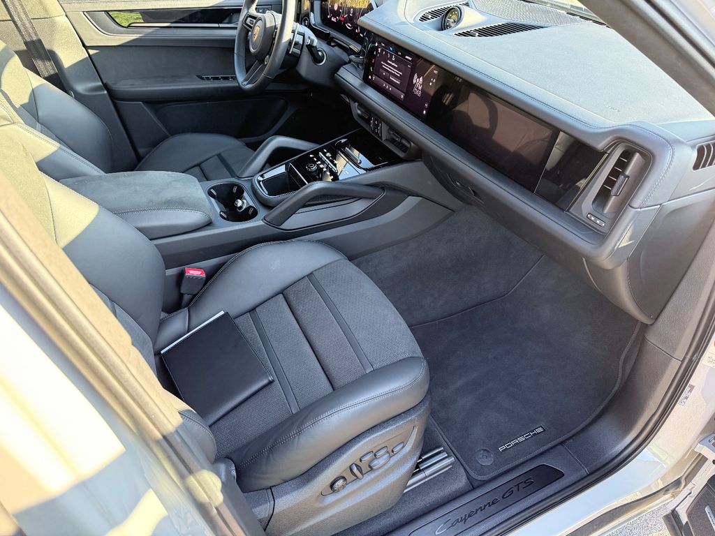 Porsche Cayenne 2025