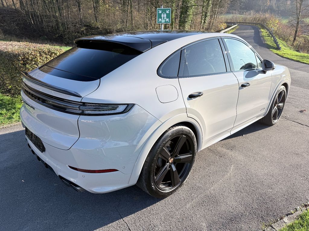 Porsche Cayenne 2025