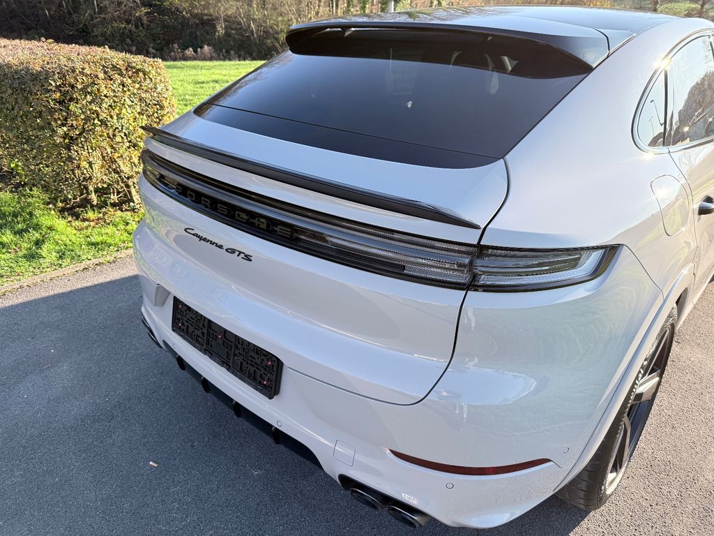 Porsche Cayenne 2025